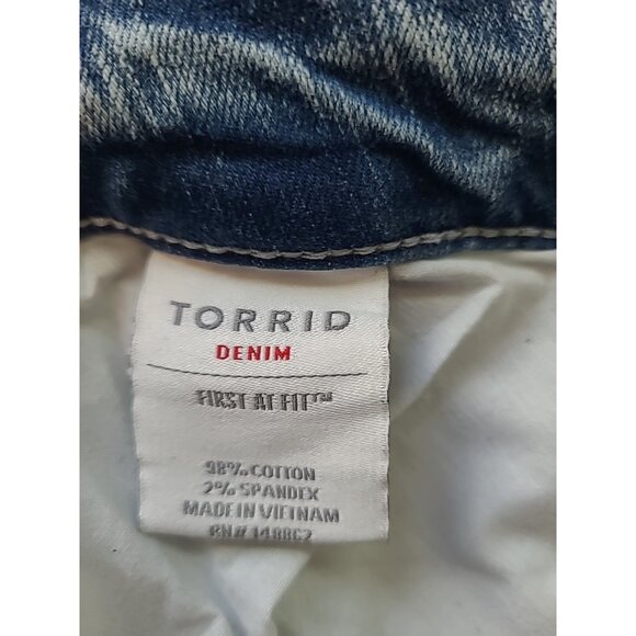 Torrid Premium Boyfriend Distressed Womens Jeans Stretch Denim Size 18 Destroyed - Picture 13 of 16